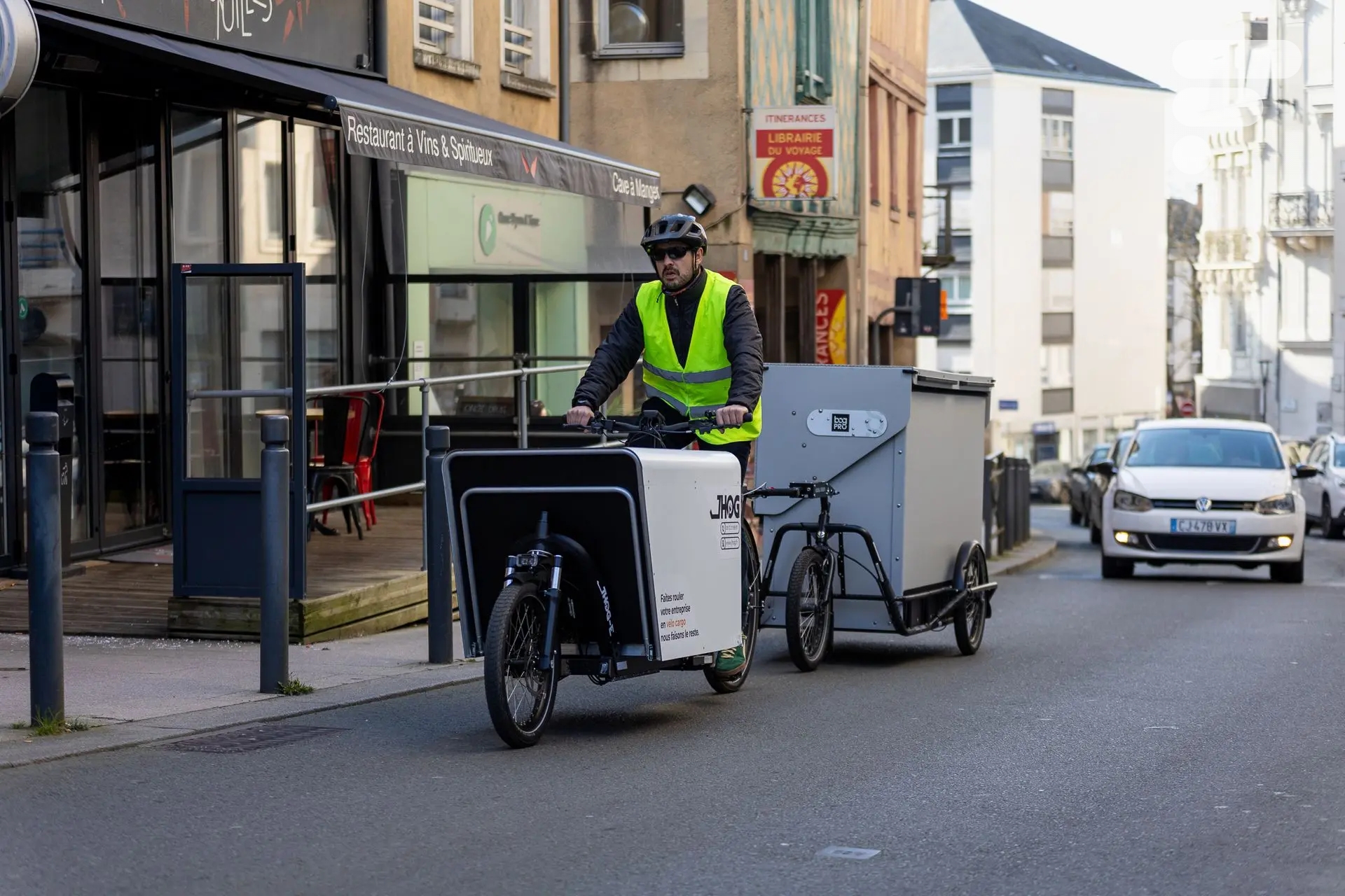 Location scooter vélo cargo